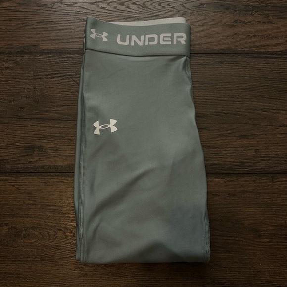 ❌NOTAVAILABLEE❌Under Armour Kids' Light Gray Leggings - Picture 2 of 2